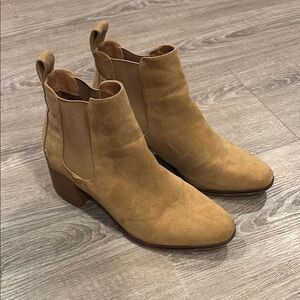 American Eagle Outfitters Tan Ankle Boots with Western Flair